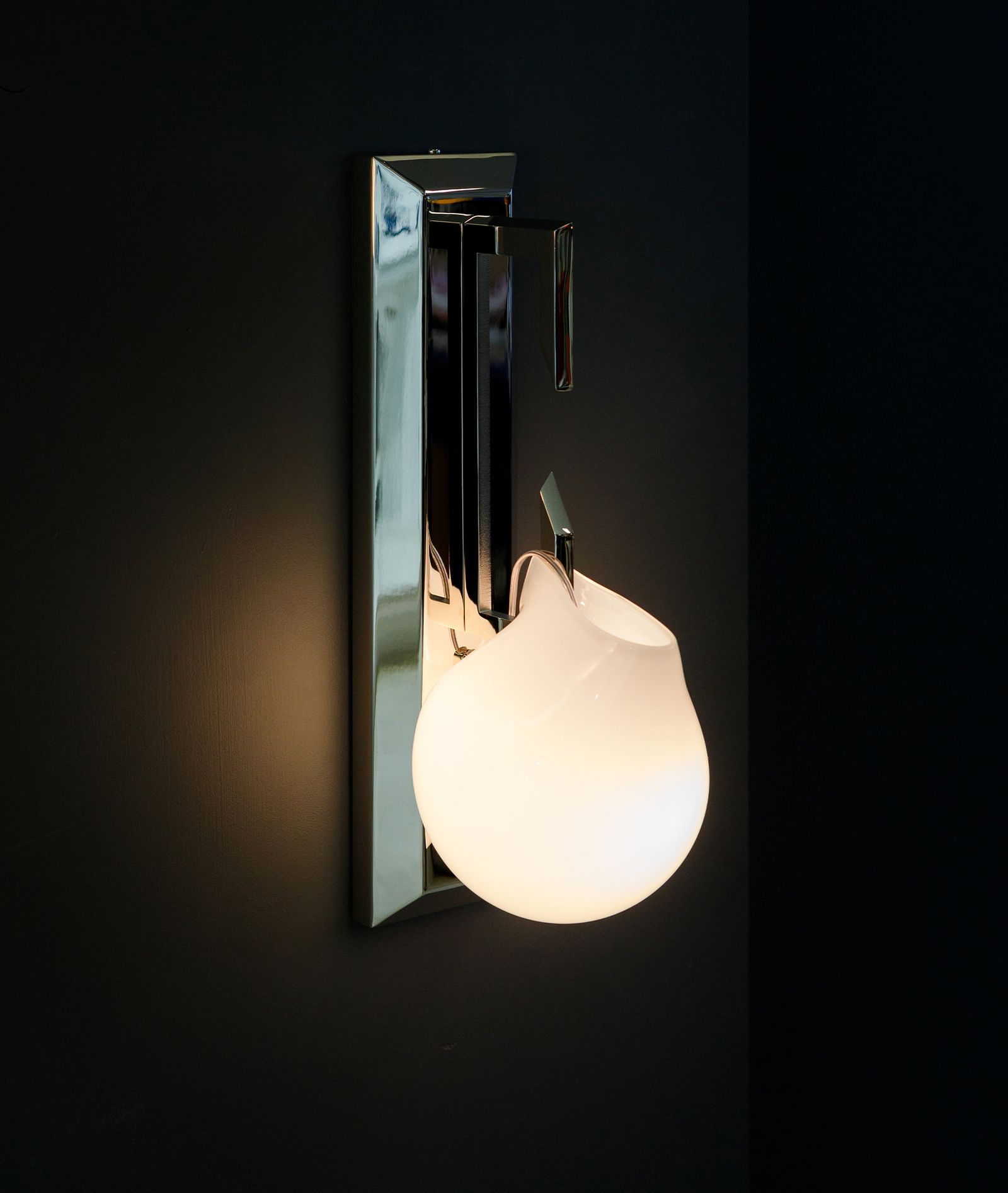 Nepenthes Wall Sconce